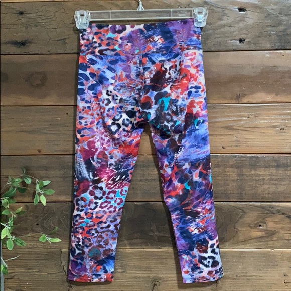 Onzie Colorful Leopard Pattern Capris - Picture 2 of 3